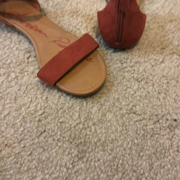 excellent used condition American Rag  orange/red suede sandals - Picture 4 of 6
